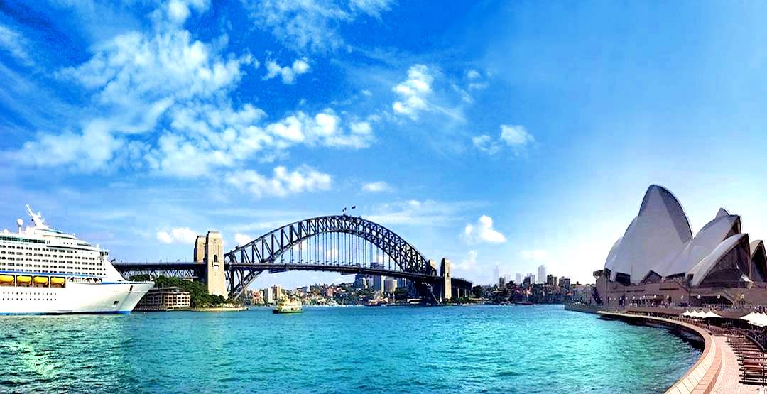 Foto: Kreuzfahrt Australien - Hafen von Sydney - Urlaubsangebote 2023: Schiffsreise und Flug mit Frühbucherrabatt
