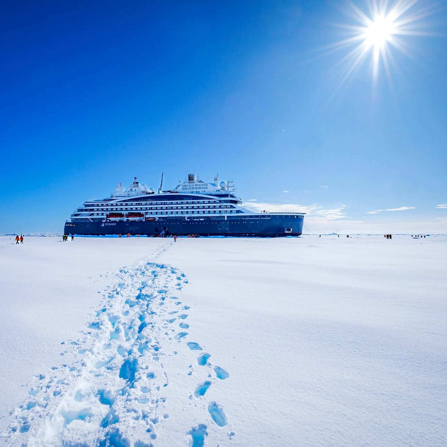 Foto: Antarctica Cruises - Book Beautiful expedition trips