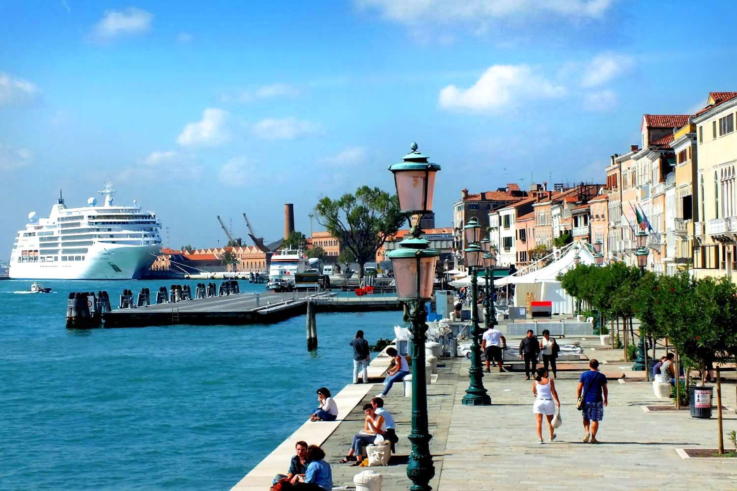Foto: Mittelmeerkreuzfahrt Anreise am Hafen Venedig