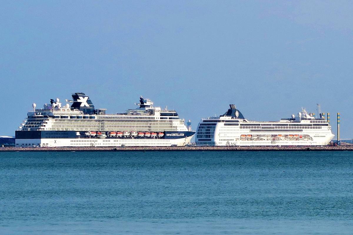 Foto: Zwei Kreuzfahrtschiffe im Vergleich